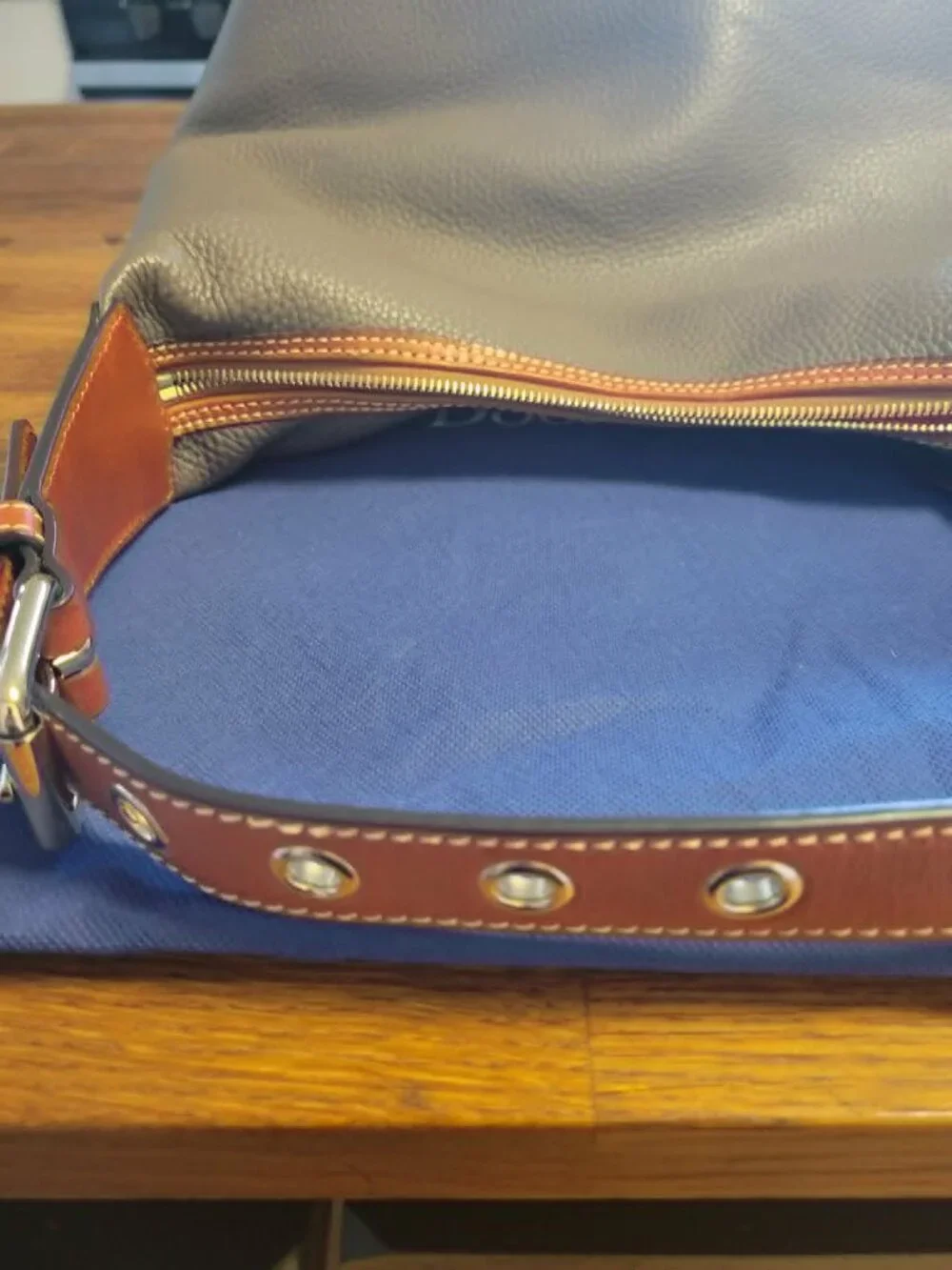 Dooney & Bourke like new